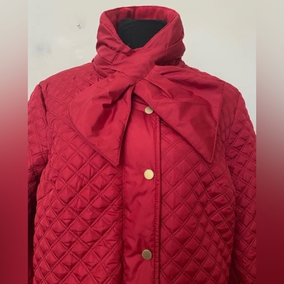 Isaac Mizrahi Live Women's Red Polyester Bow Quilted Coat Size 12 preowned. A246 - Picture 2 of 5